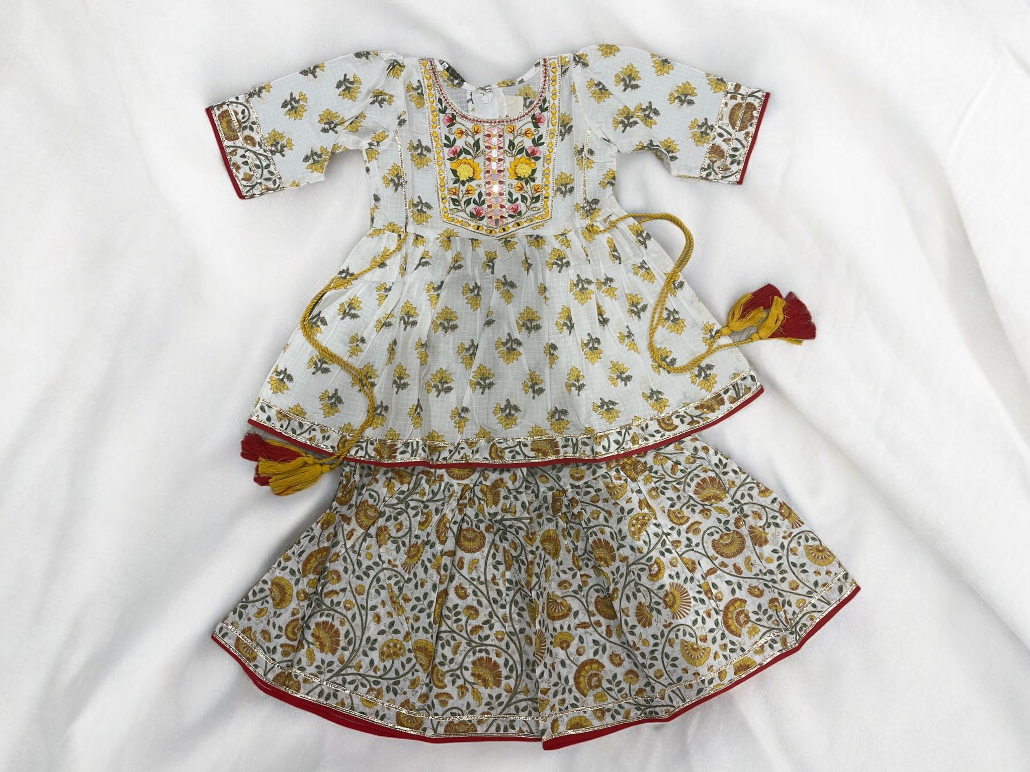 White and Lemon Gharara