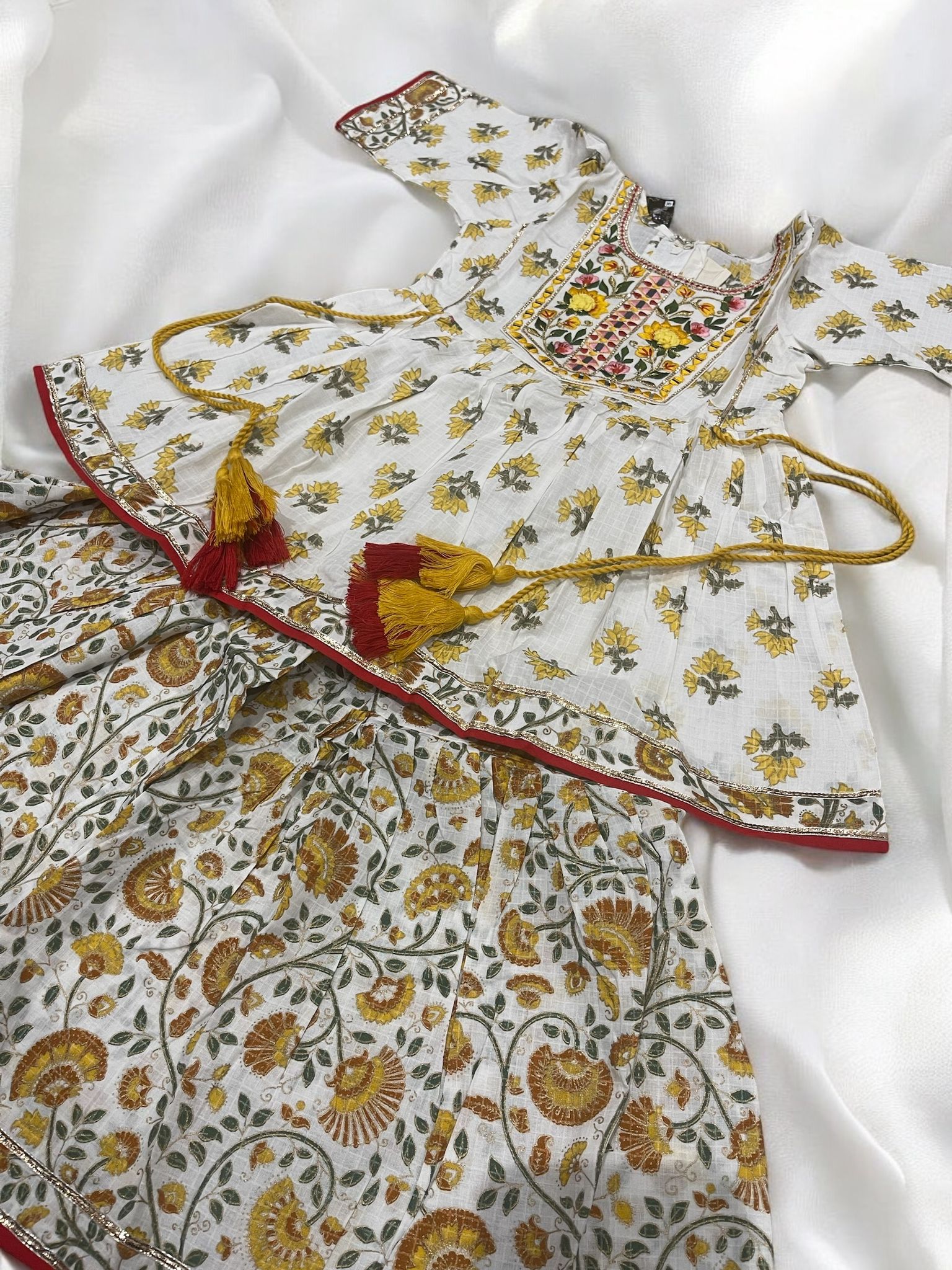 White and Lemon Gharara